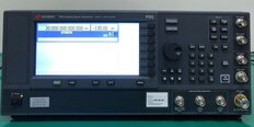 Photo Used AGILENT / HP / HEWLETT-PACKARD / KEYSIGHT E8257D For Sale