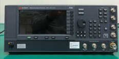 Photo Used AGILENT / HP / HEWLETT-PACKARD / KEYSIGHT E8257D For Sale