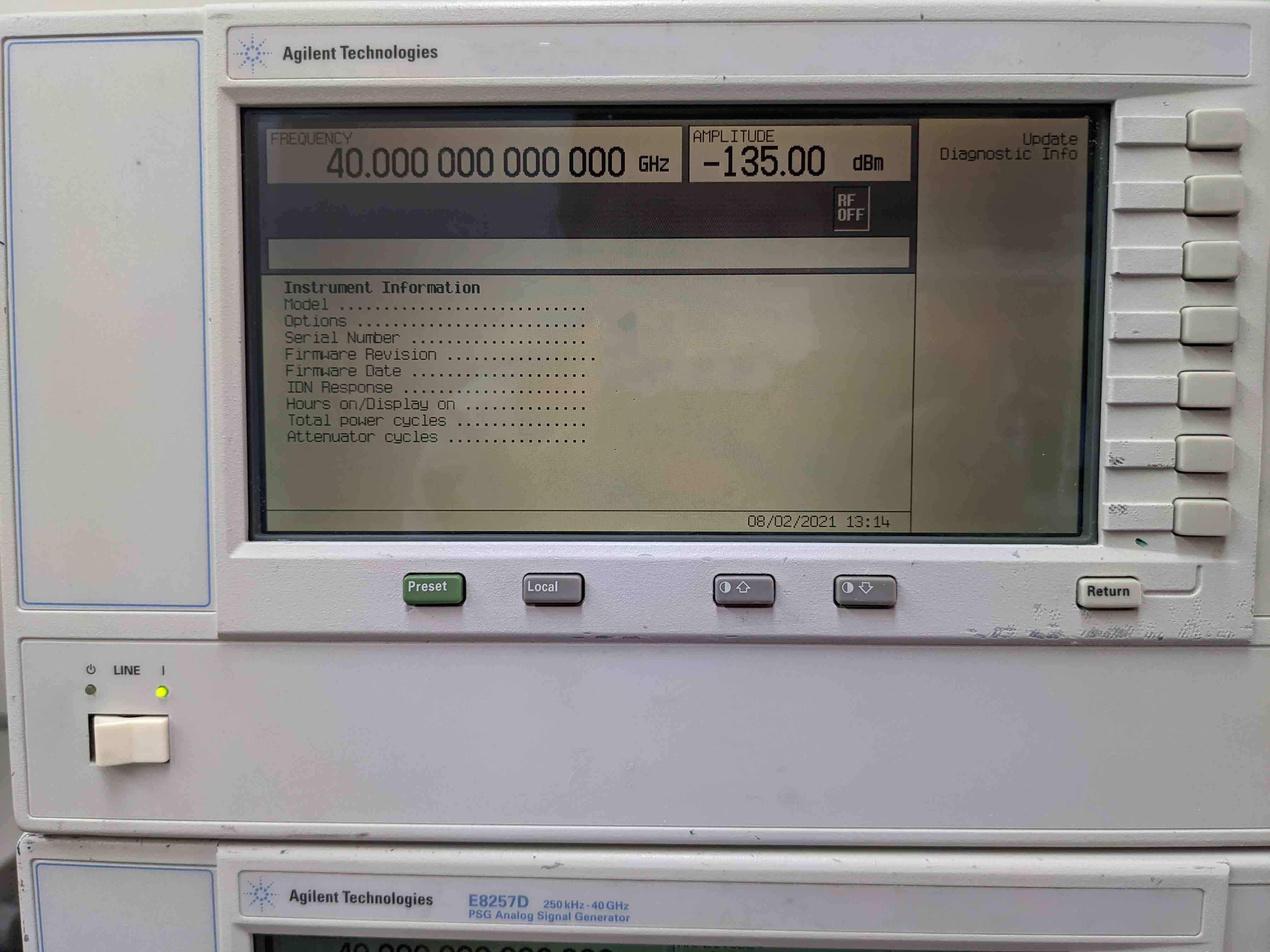 Photo Used AGILENT / HP / HEWLETT-PACKARD / KEYSIGHT E8257D For Sale