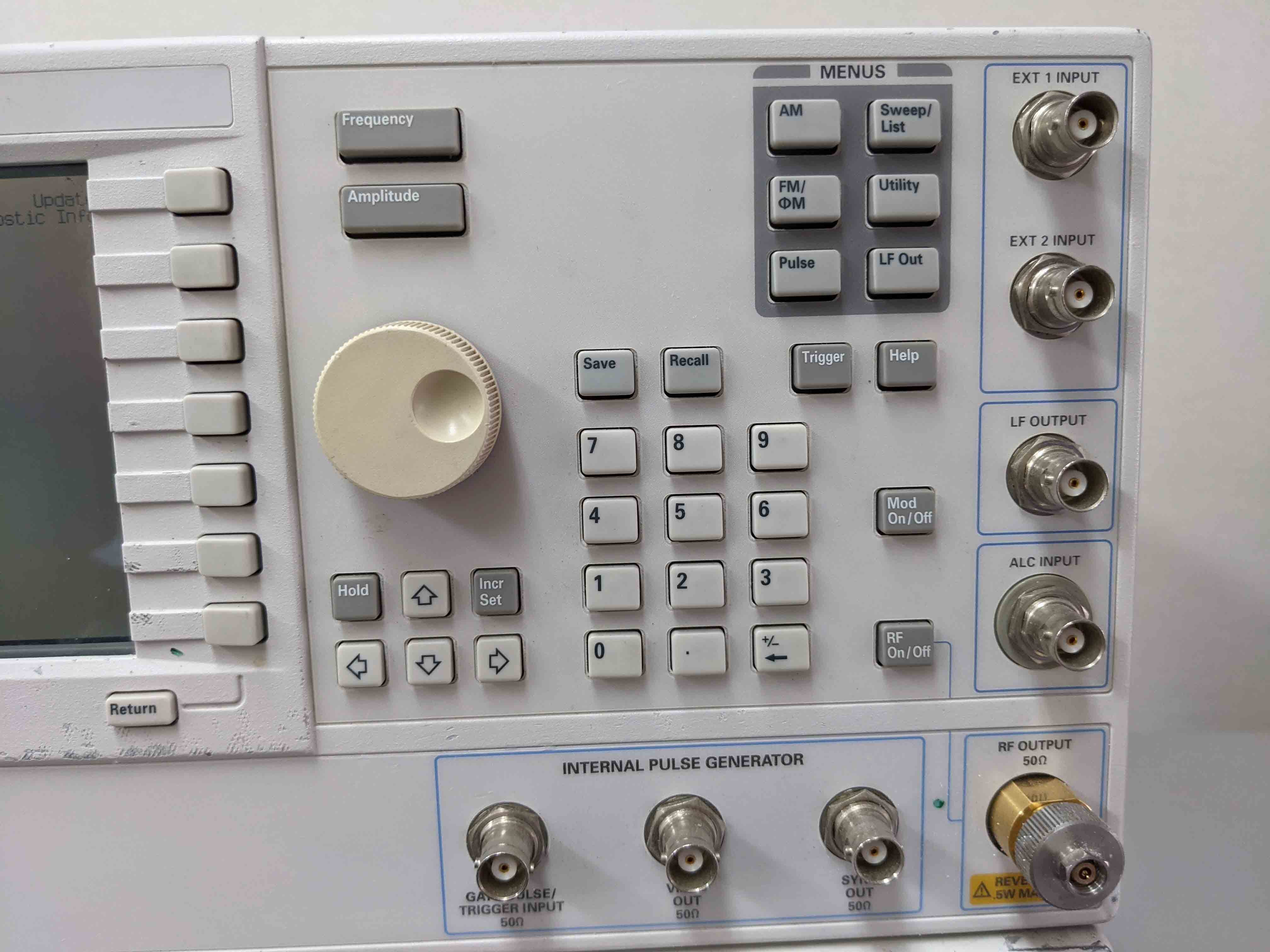 フォト（写真） 使用される AGILENT / HP / HEWLETT-PACKARD / KEYSIGHT E8257D 販売のために