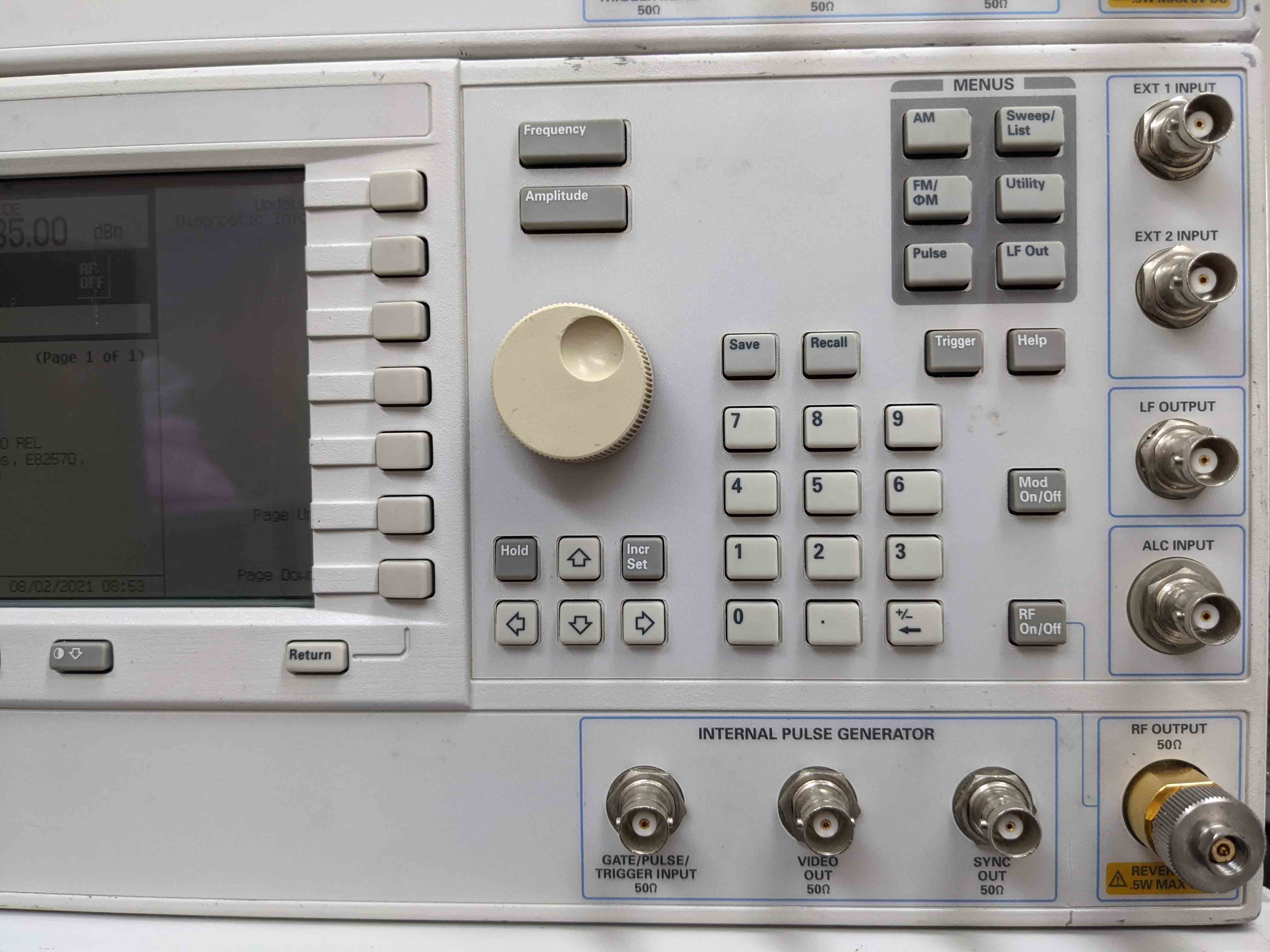 Photo Used AGILENT / HP / HEWLETT-PACKARD / KEYSIGHT E8257D For Sale