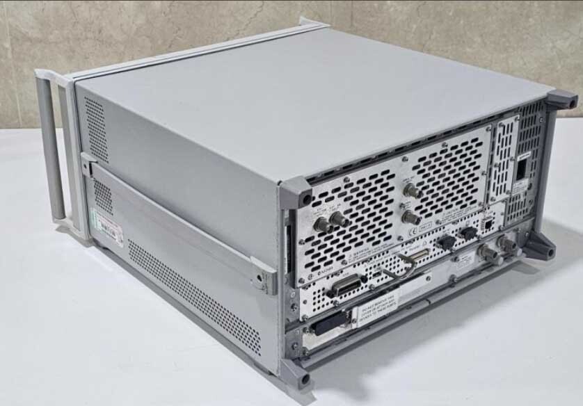 フォト（写真） 使用される AGILENT / HP / HEWLETT-PACKARD / KEYSIGHT E8358A 販売のために