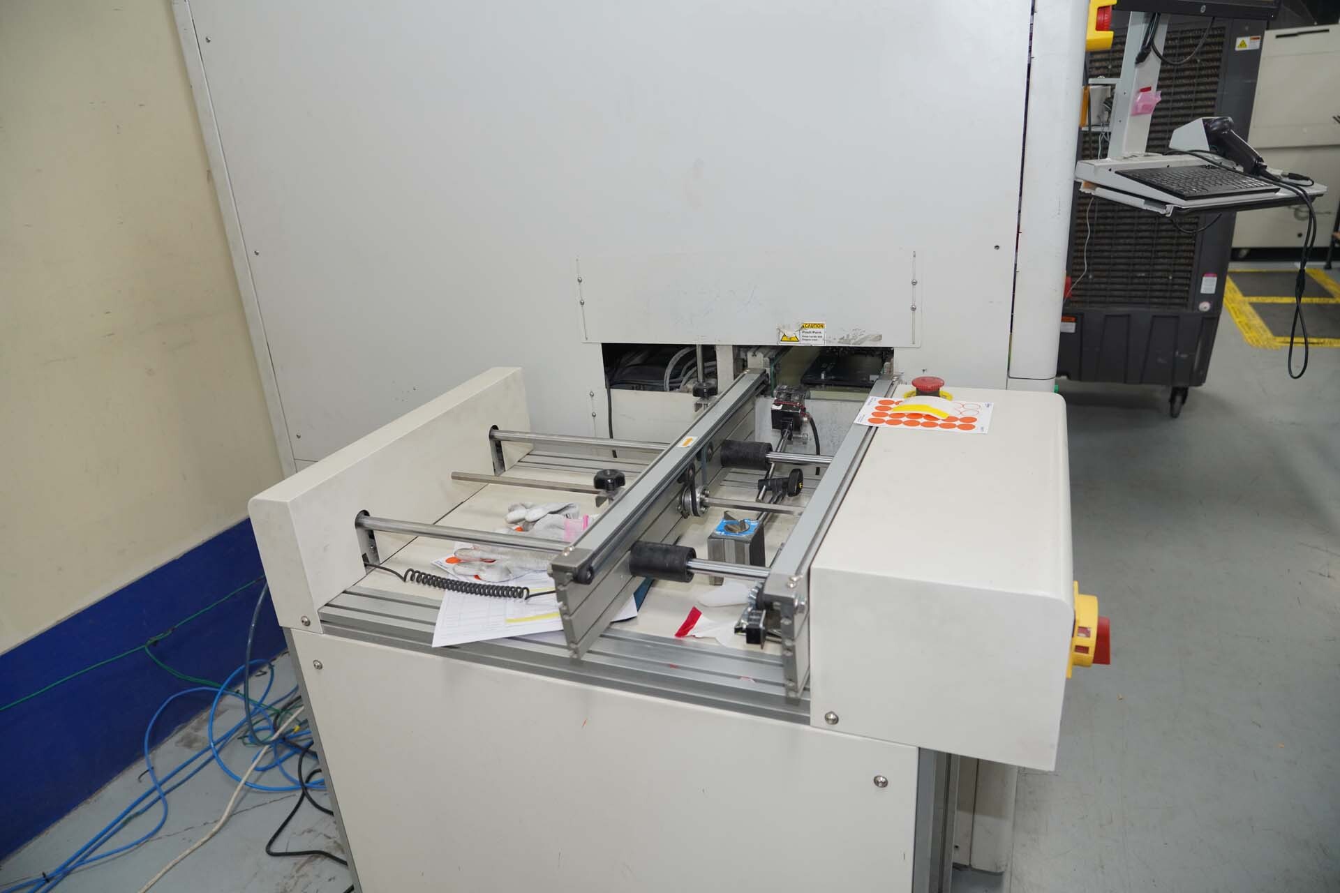 Photo Used AGILENT / HP / HEWLETT-PACKARD / KEYSIGHT i3070 Series 5i For Sale