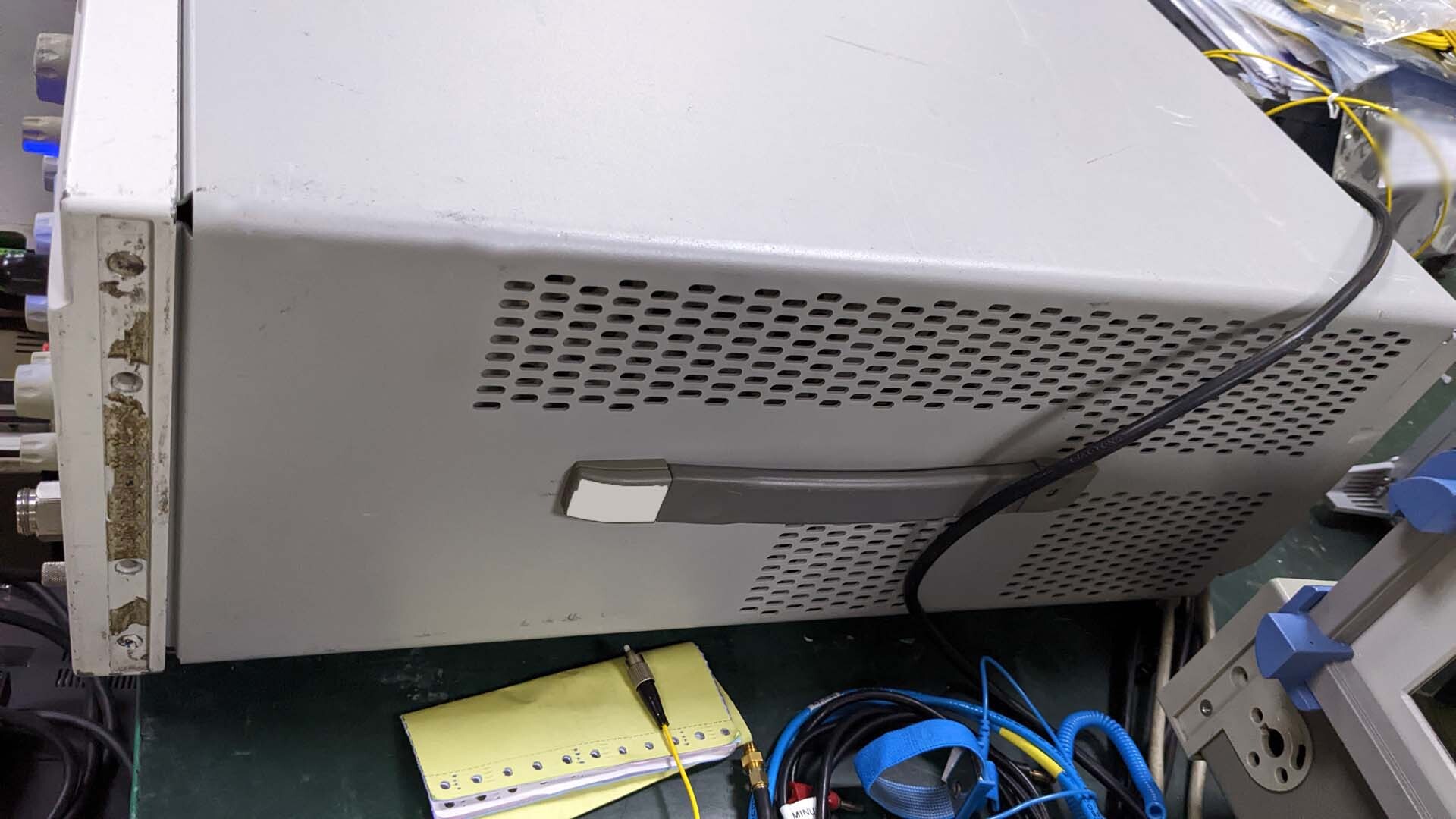 Foto Verwendet AGILENT / HP / HEWLETT-PACKARD / KEYSIGHT Infiniium DCA-J 86100C Zum Verkauf