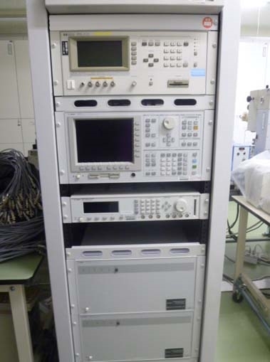 Photo Used AGILENT / HP / HEWLETT-PACKARD / KEYSIGHT Lot of electronic test equipment For Sale