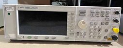 Foto Verwendet AGILENT / HP / HEWLETT-PACKARD / KEYSIGHT Lot of electronic test equipment Zum Verkauf