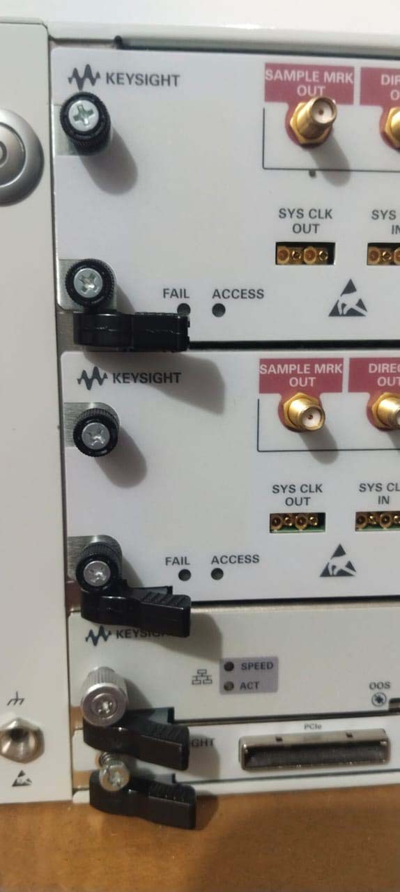 Foto Verwendet AGILENT / HP / HEWLETT-PACKARD / KEYSIGHT M9505A Zum Verkauf