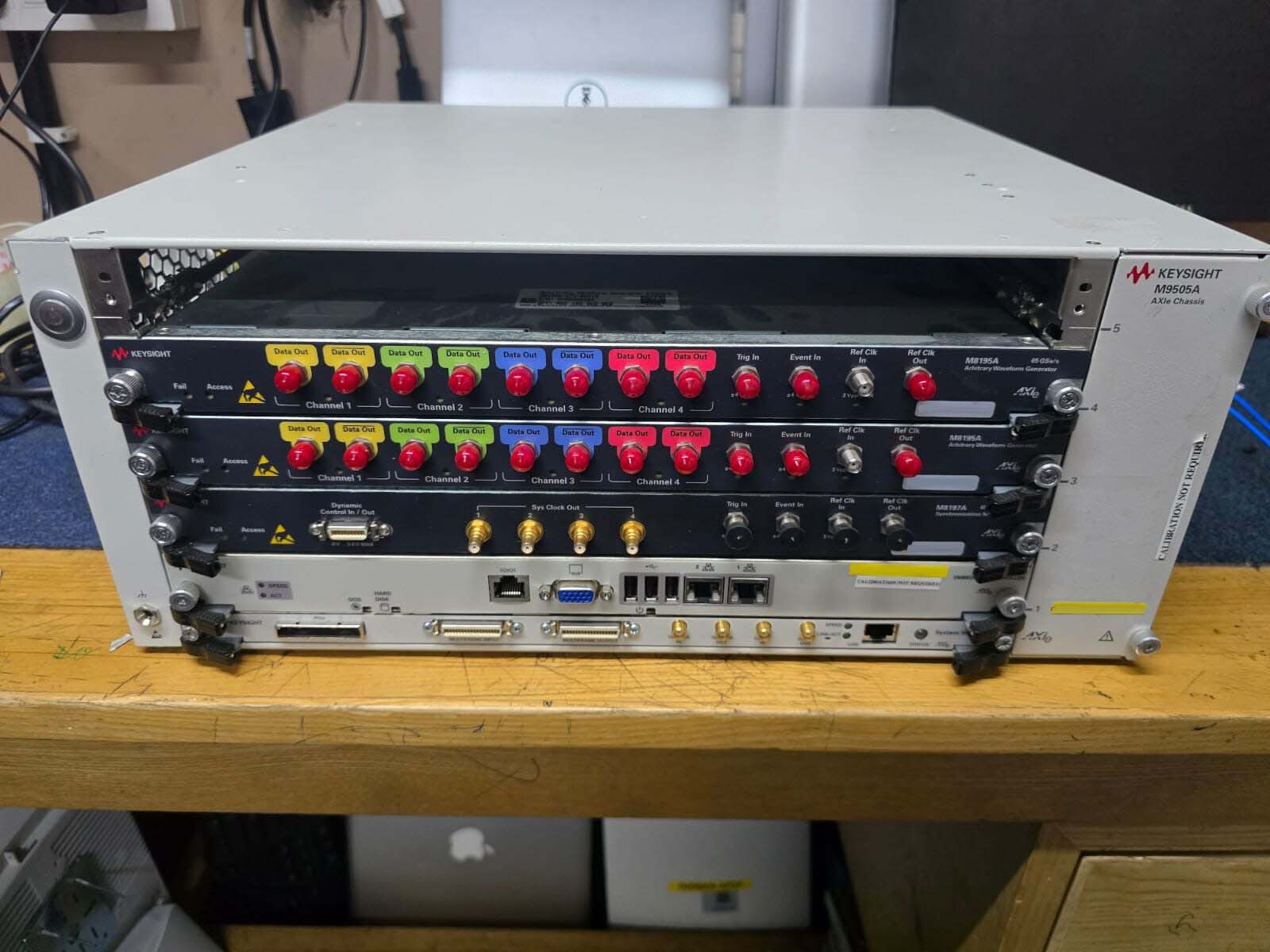 Photo Utilisé AGILENT / HP / HEWLETT-PACKARD / KEYSIGHT M9505A À vendre