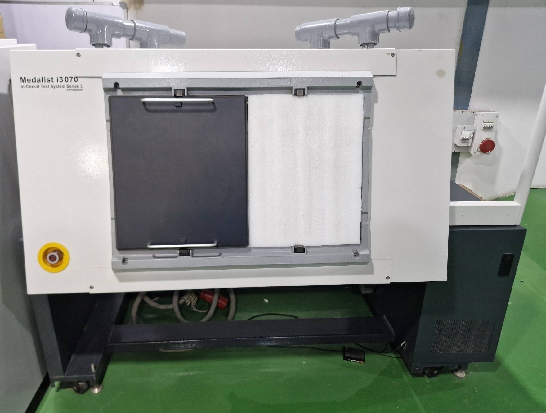 사진 사용됨 AGILENT / HP / HEWLETT-PACKARD / KEYSIGHT Medalist i3070 Series 3 판매용