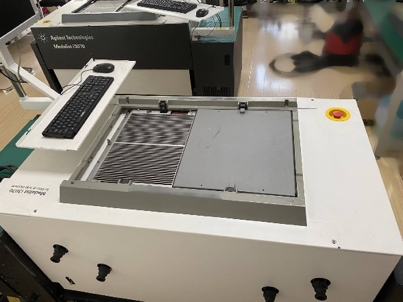 사진 사용됨 AGILENT / HP / HEWLETT-PACKARD / KEYSIGHT Medalist i3070 Series III 판매용
