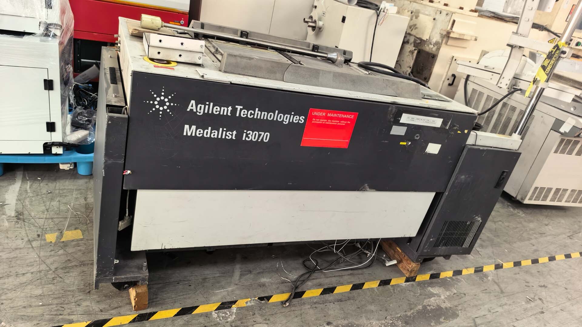 フォト（写真） 使用される AGILENT / HP / HEWLETT-PACKARD / KEYSIGHT Medalist i3070 販売のために