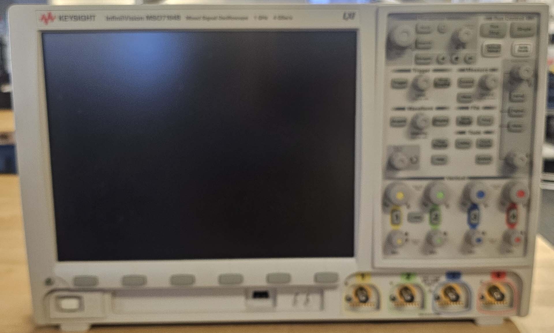 Foto Verwendet AGILENT / HP / HEWLETT-PACKARD / KEYSIGHT MSO7104B Zum Verkauf