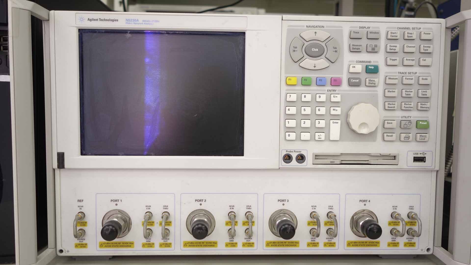 Photo Utilisé AGILENT / HP / HEWLETT-PACKARD / KEYSIGHT N5230A À vendre