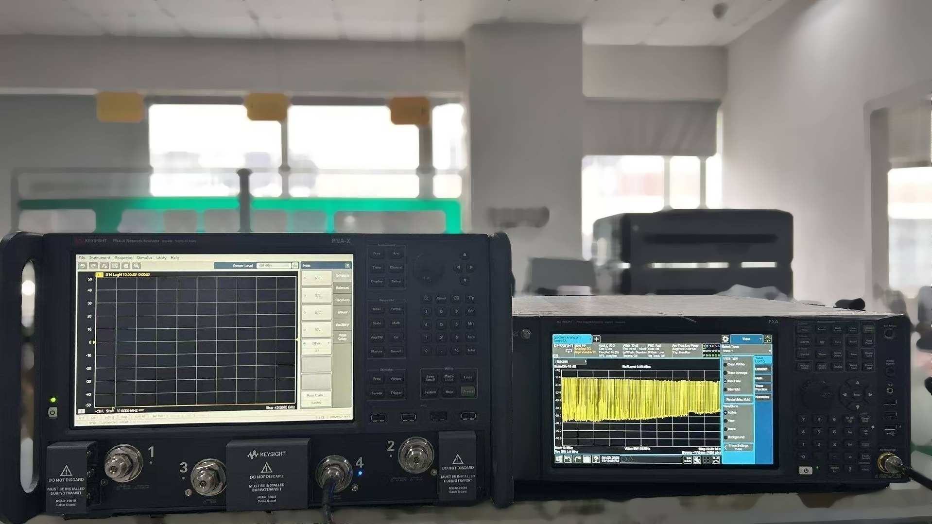 フォト（写真） 使用される AGILENT / HP / HEWLETT-PACKARD / KEYSIGHT N5244B 販売のために