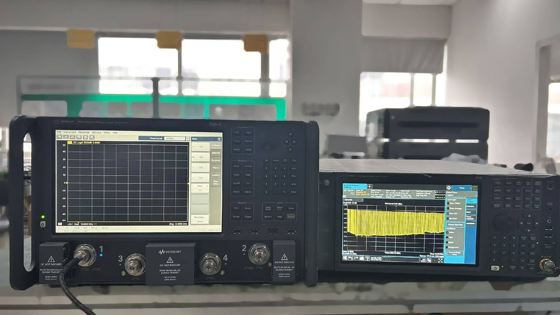 フォト（写真） 使用される AGILENT / HP / HEWLETT-PACKARD / KEYSIGHT N5244B 販売のために
