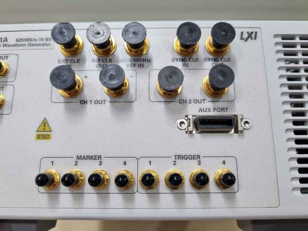 フォト（写真） 使用される AGILENT / HP / HEWLETT-PACKARD / KEYSIGHT N8241A 販売のために