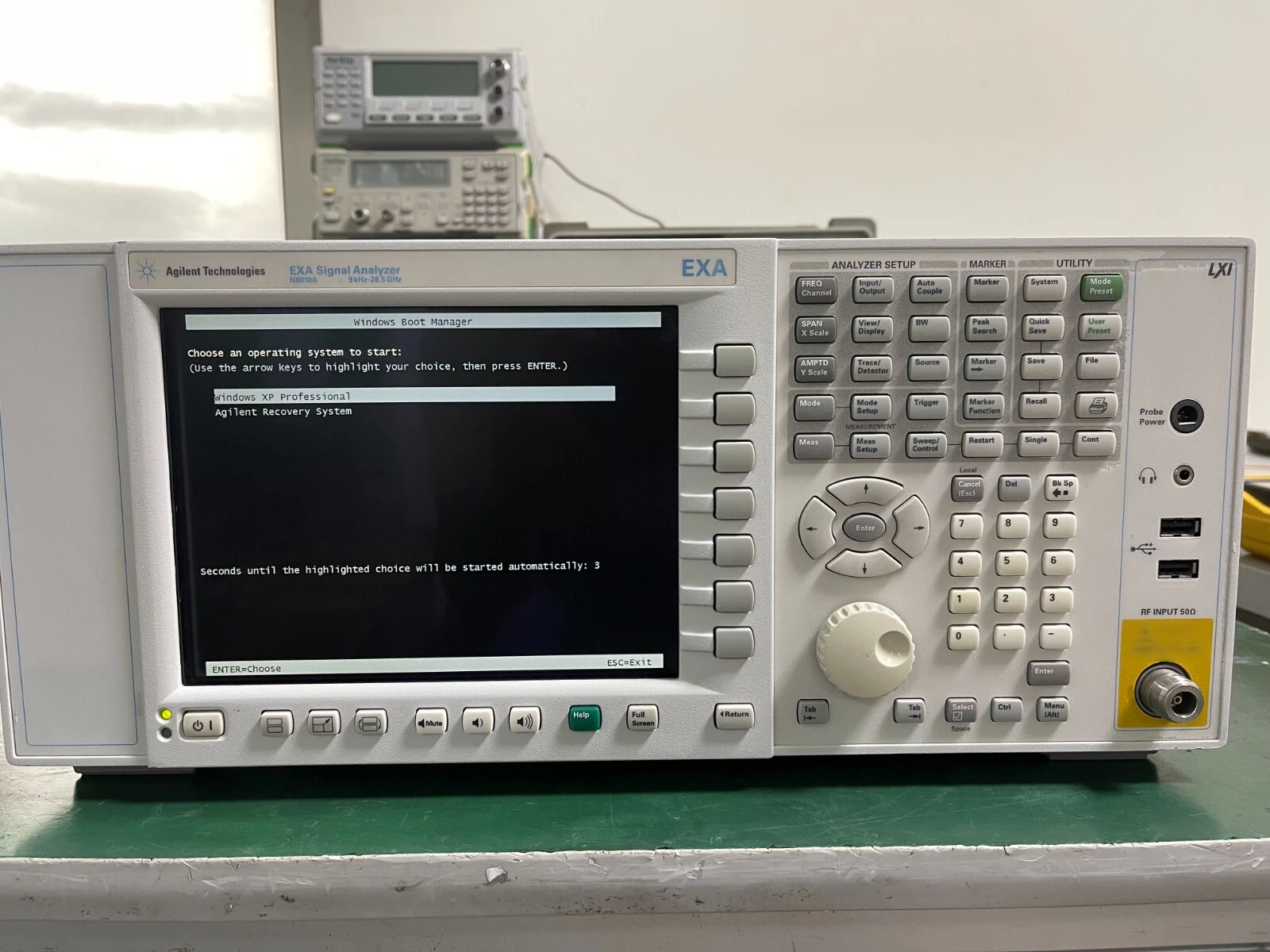 フォト（写真） 使用される AGILENT / HP / HEWLETT-PACKARD / KEYSIGHT N9010A 販売のために