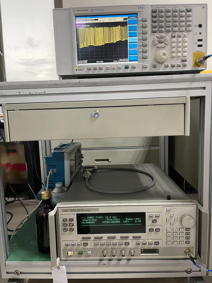 フォト（写真） 使用される AGILENT / HP / HEWLETT-PACKARD / KEYSIGHT N9010A 販売のために