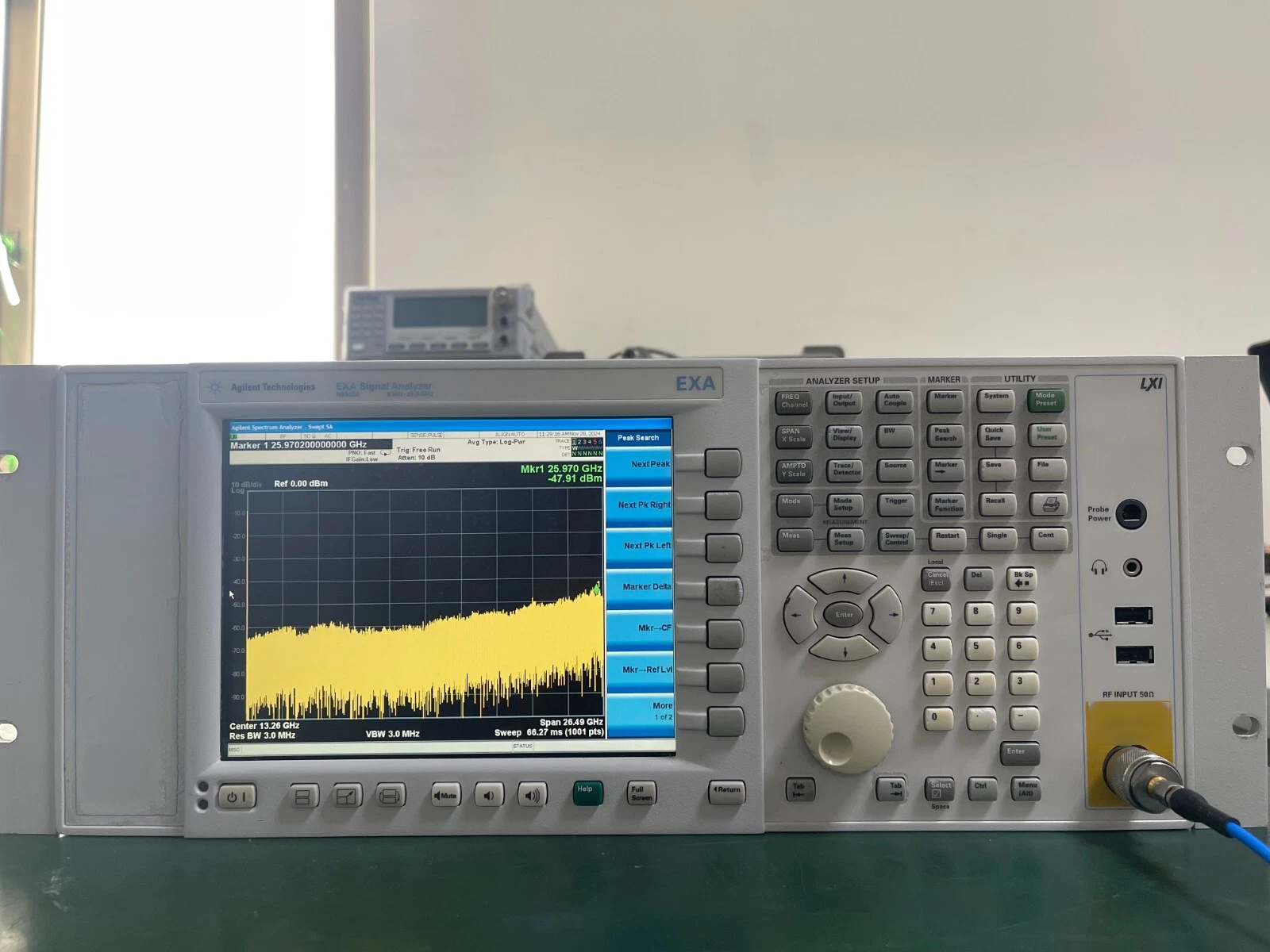 フォト（写真） 使用される AGILENT / HP / HEWLETT-PACKARD / KEYSIGHT N9010A 販売のために