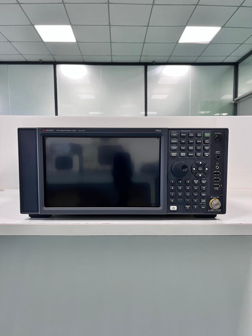 Photo Used AGILENT / HP / HEWLETT-PACKARD / KEYSIGHT N9030B For Sale