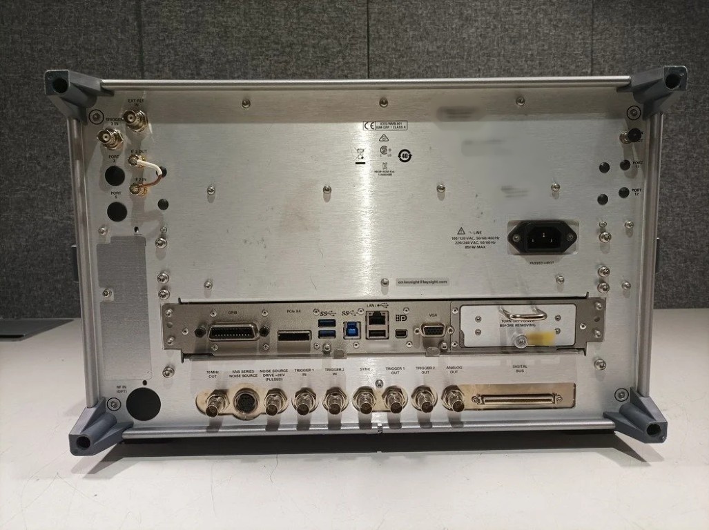 Photo Used AGILENT / HP / HEWLETT-PACKARD / KEYSIGHT N9040B For Sale