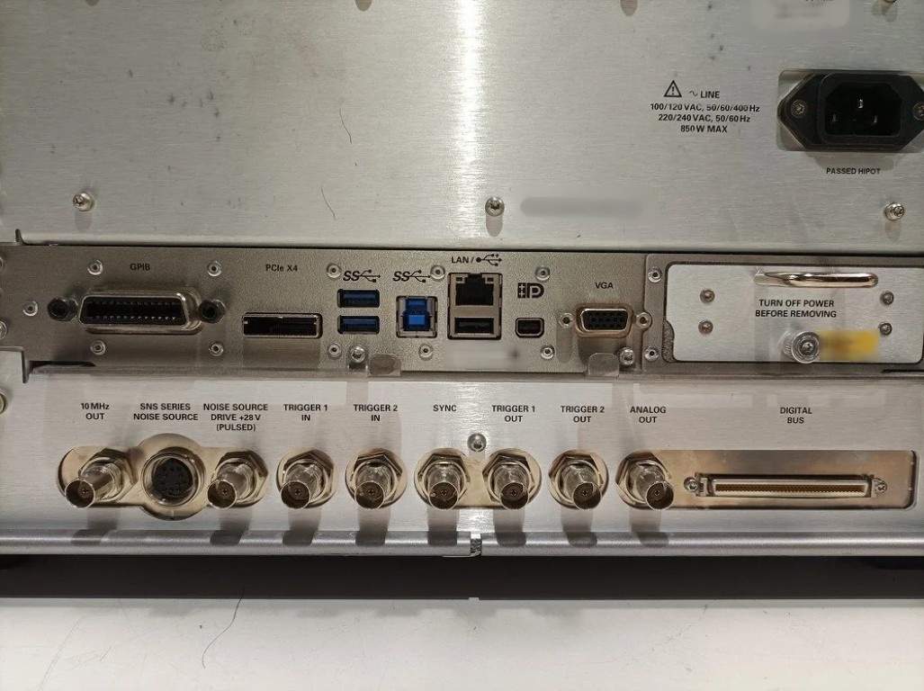 Photo Used AGILENT / HP / HEWLETT-PACKARD / KEYSIGHT N9040B For Sale