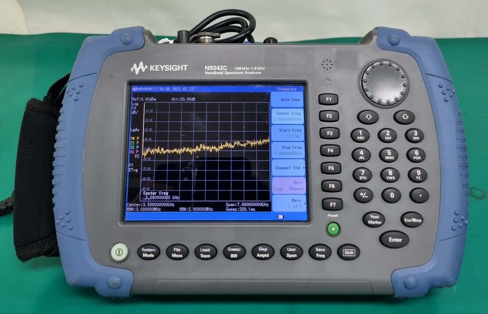 Photo Used AGILENT / HP / HEWLETT-PACKARD / KEYSIGHT N9342C For Sale