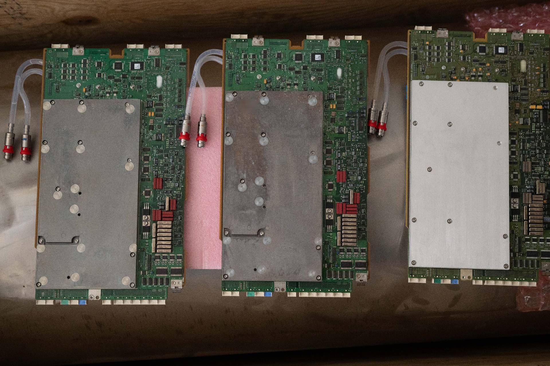 Photo Used AGILENT / HP / HEWLETT-PACKARD / VERIGY / ADVANTEST Lot of boards For Sale