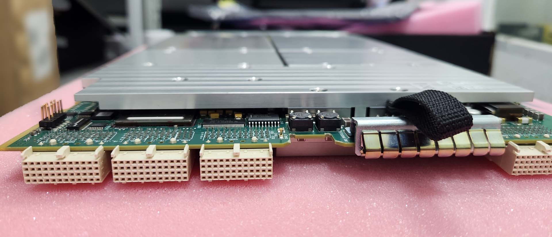 사진 사용됨 AGILENT / HP / HEWLETT-PACKARD / VERIGY / ADVANTEST MCB 4S4M 판매용