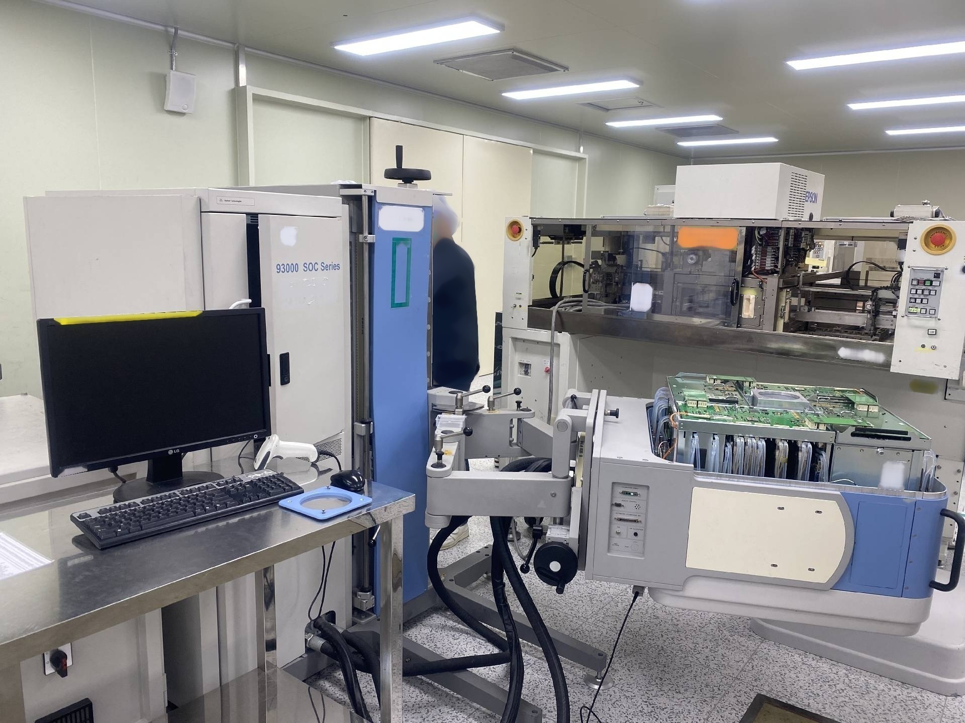 Foto Verwendet AGILENT / HP / HEWLETT-PACKARD / VERIGY / ADVANTEST V93000 PS800 Zum Verkauf