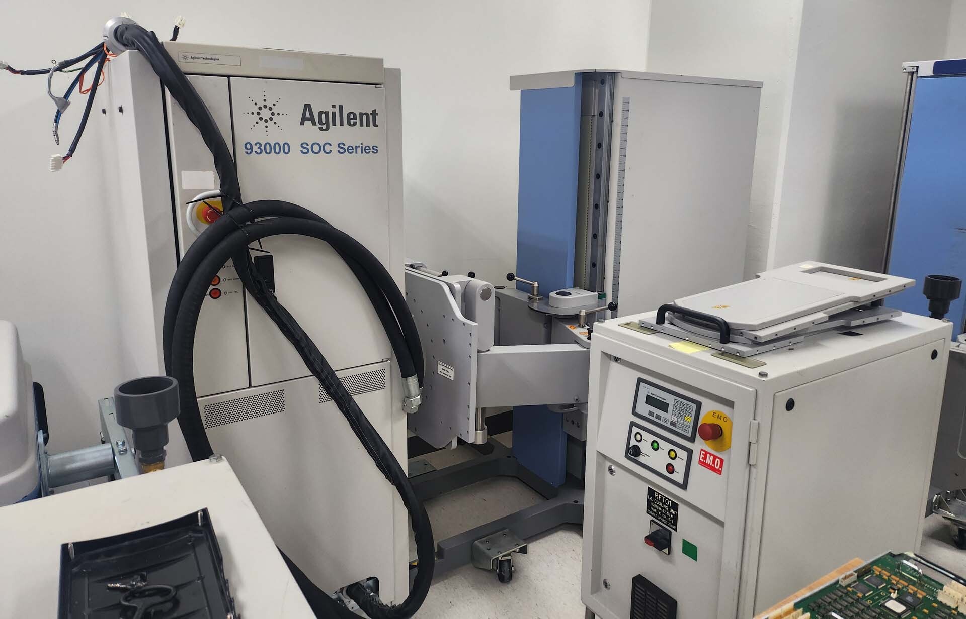 Photo Used AGILENT / HP / HEWLETT-PACKARD / VERIGY / ADVANTEST V93000 For Sale