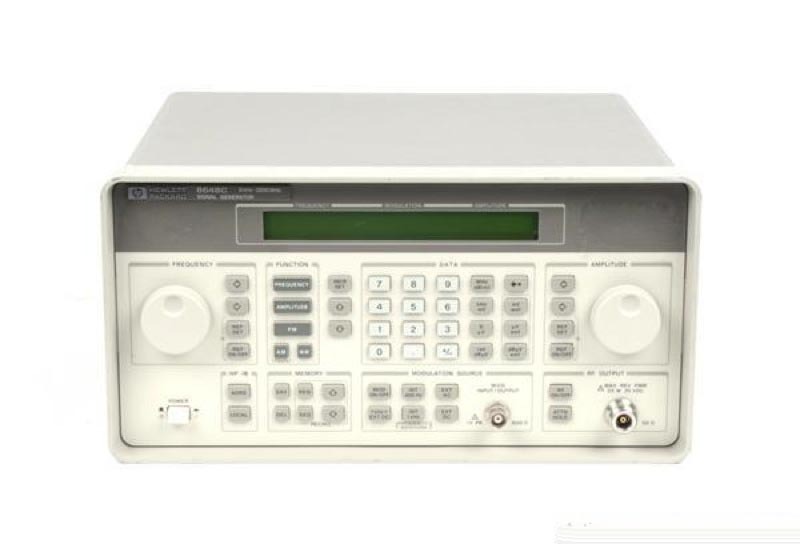 Photo Used AGILENT / HP / HEWLETT-PACKARD / KEYSIGHT 8648C For Sale