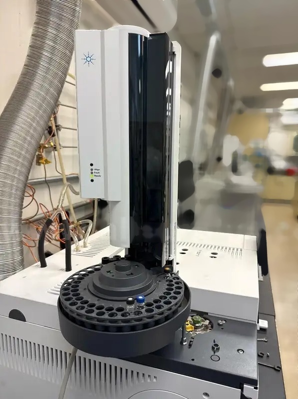 Foto Verwendet AGILENT / HP / HEWLETT-PACKARD / KEYSIGHT 8890 Zum Verkauf