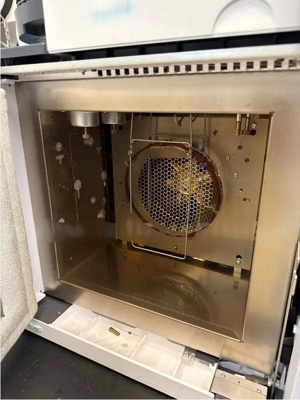 AGILENT / HP / HEWLETT-PACKARD / KEYSIGHT 8890 Spectrometer used for ...