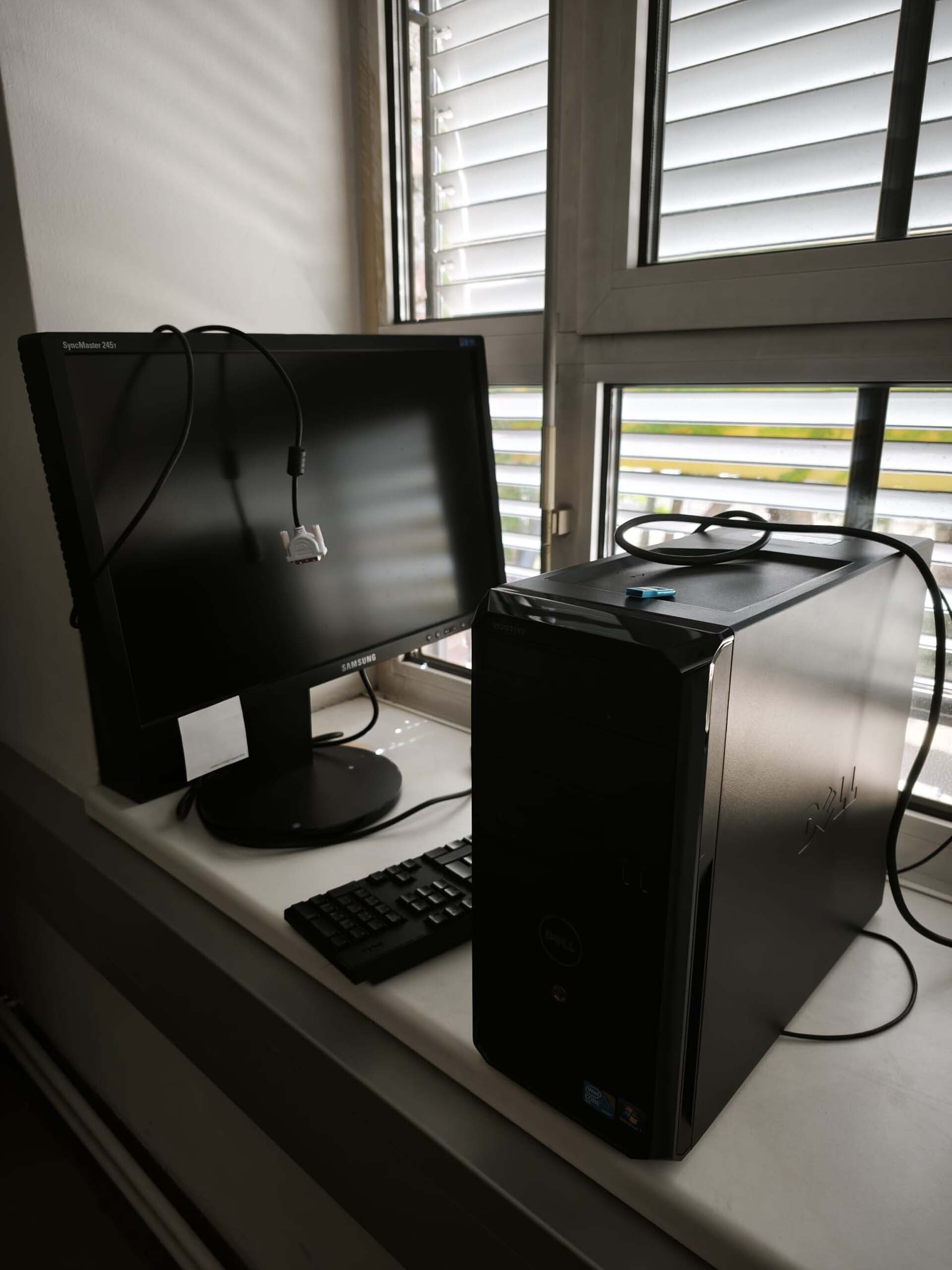 Photo Utilisé VARIAN Cary 4000 À vendre