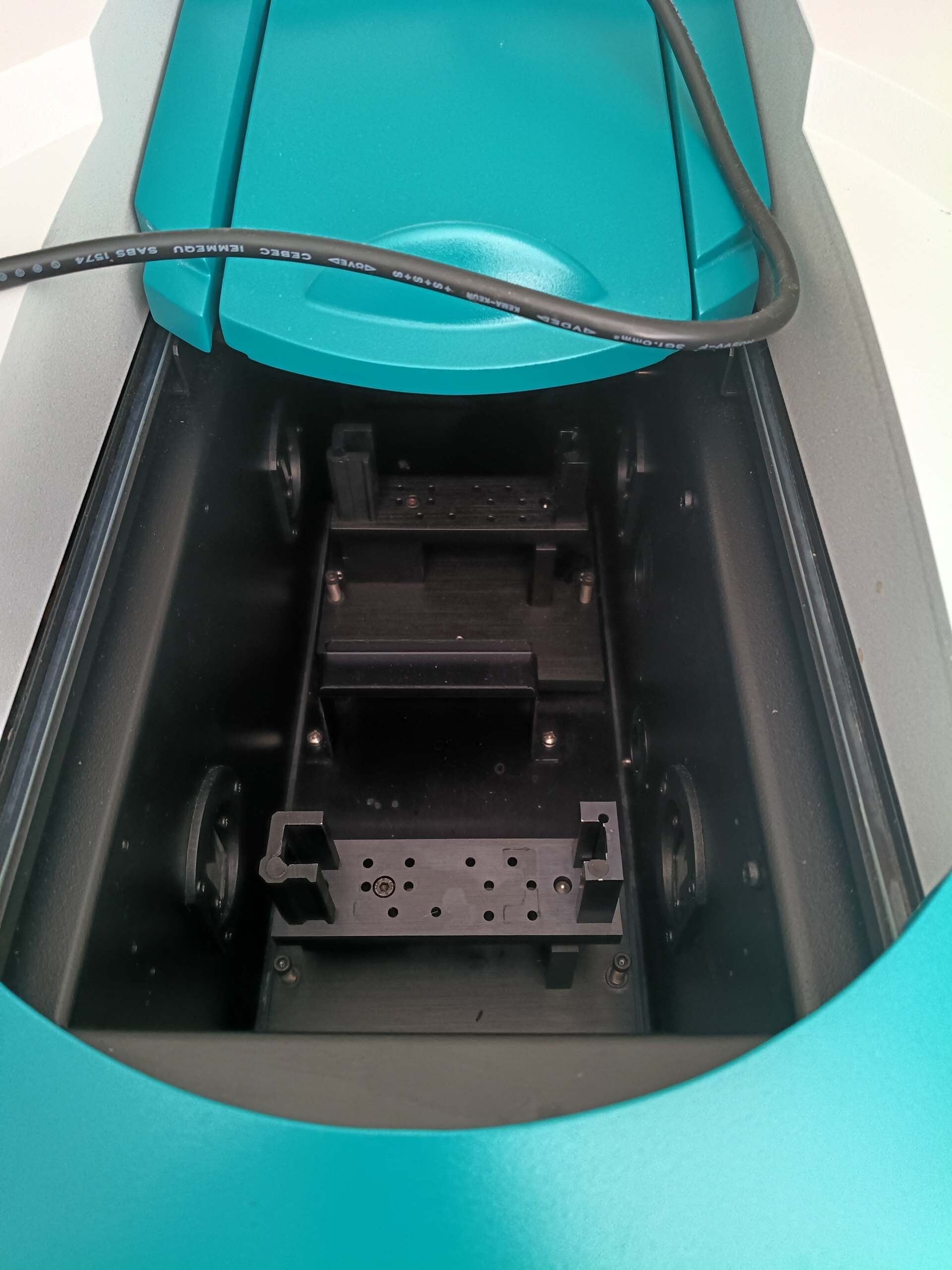 Photo Utilisé VARIAN Cary 4000 À vendre