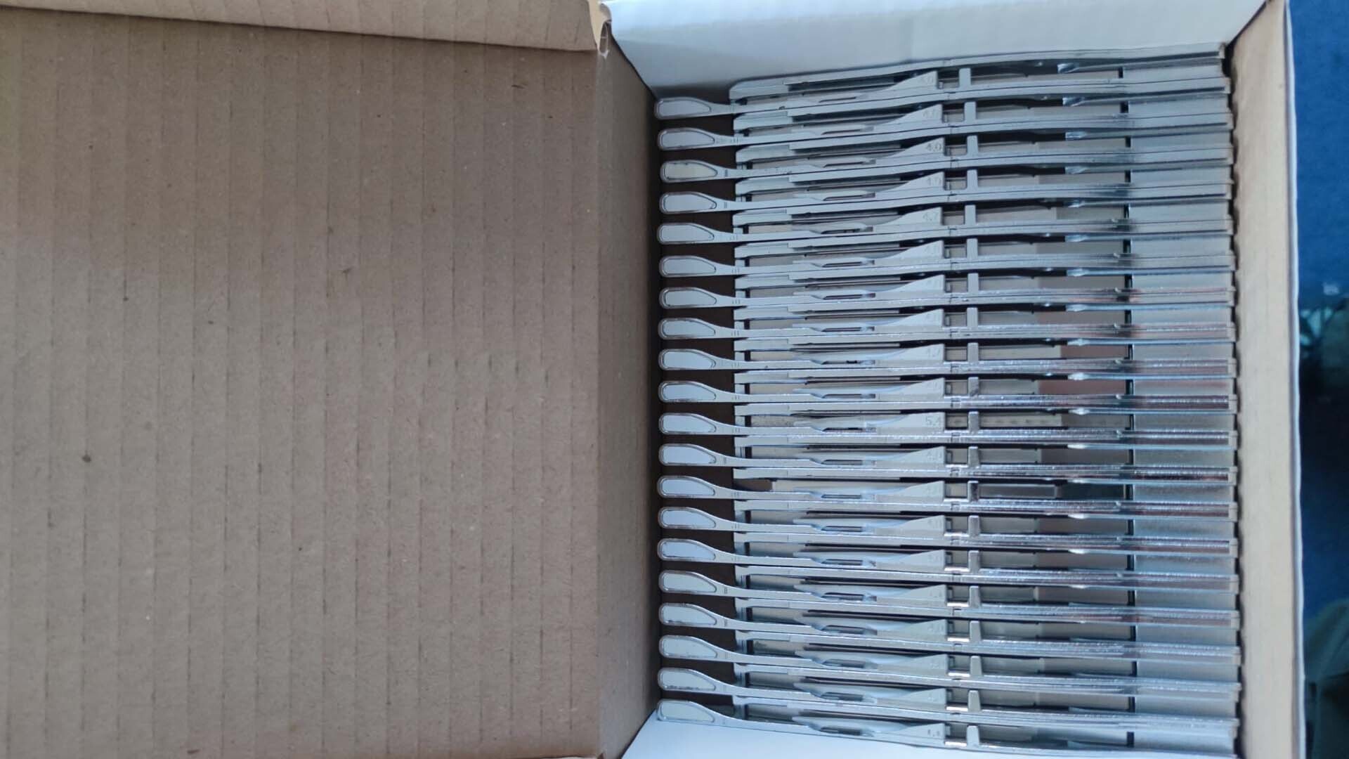圖為 已使用的 AGILIS Lot of feeders 待售