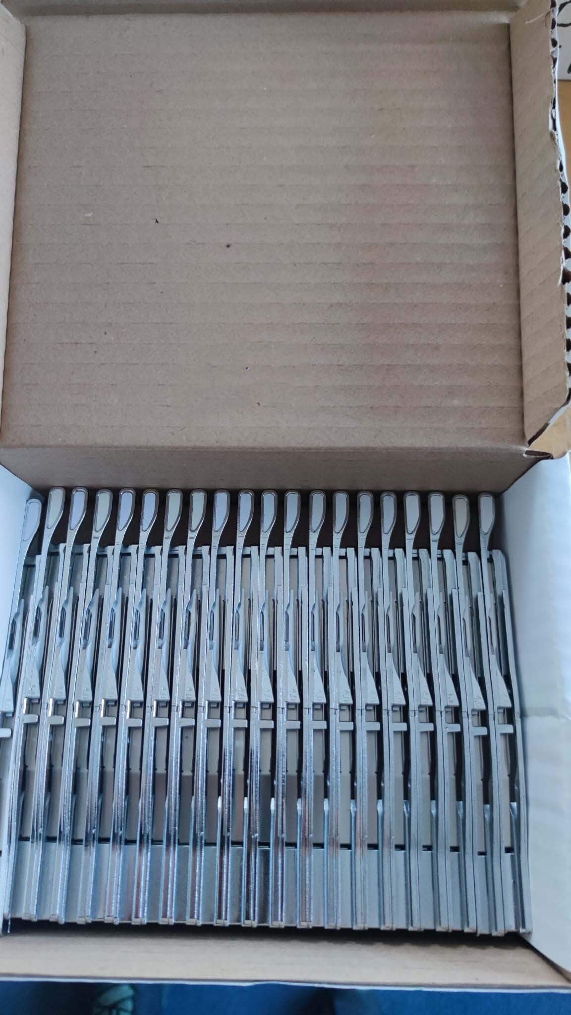 圖為 已使用的 AGILIS Lot of feeders 待售