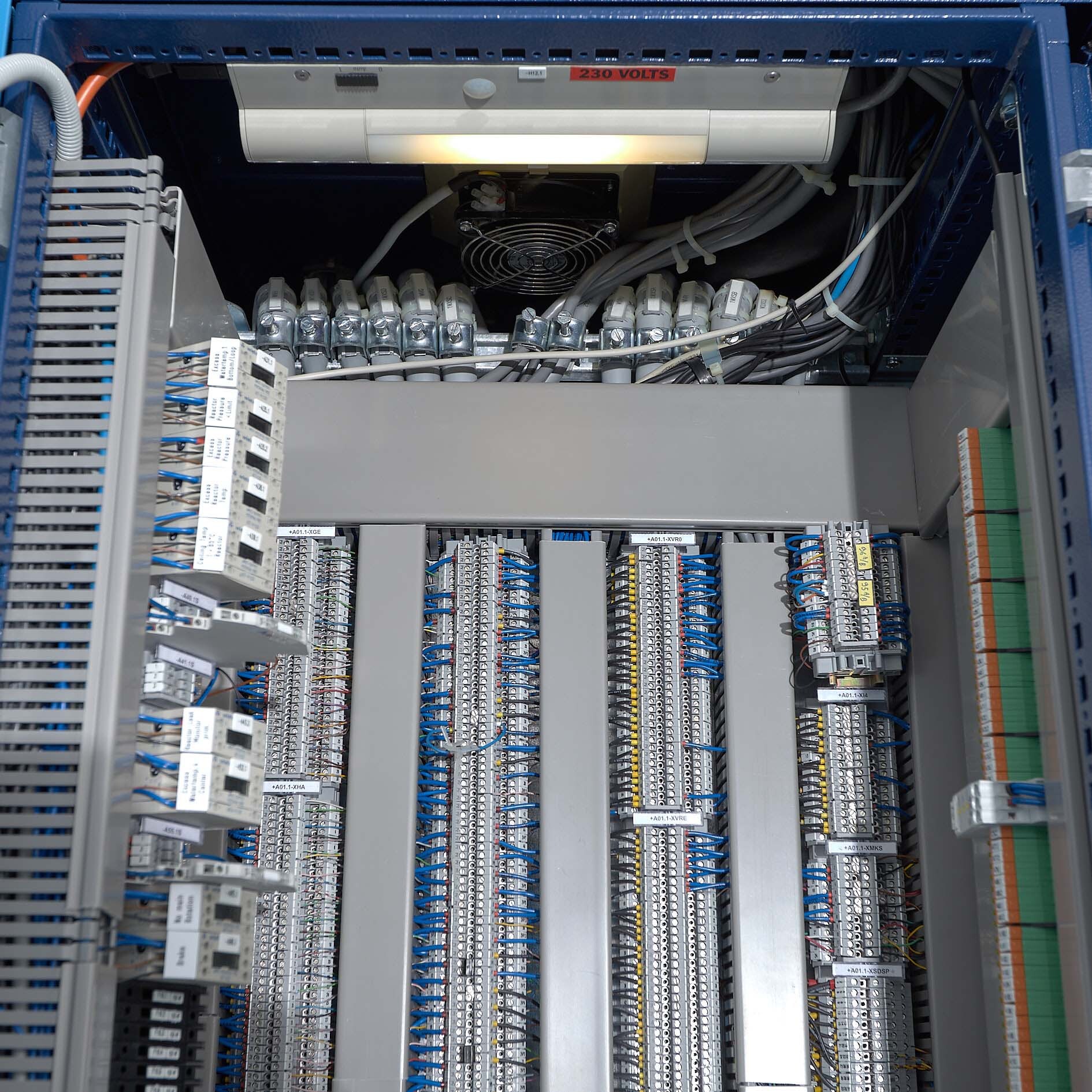 Foto Verwendet AIXTRON 2400 G3 Zum Verkauf