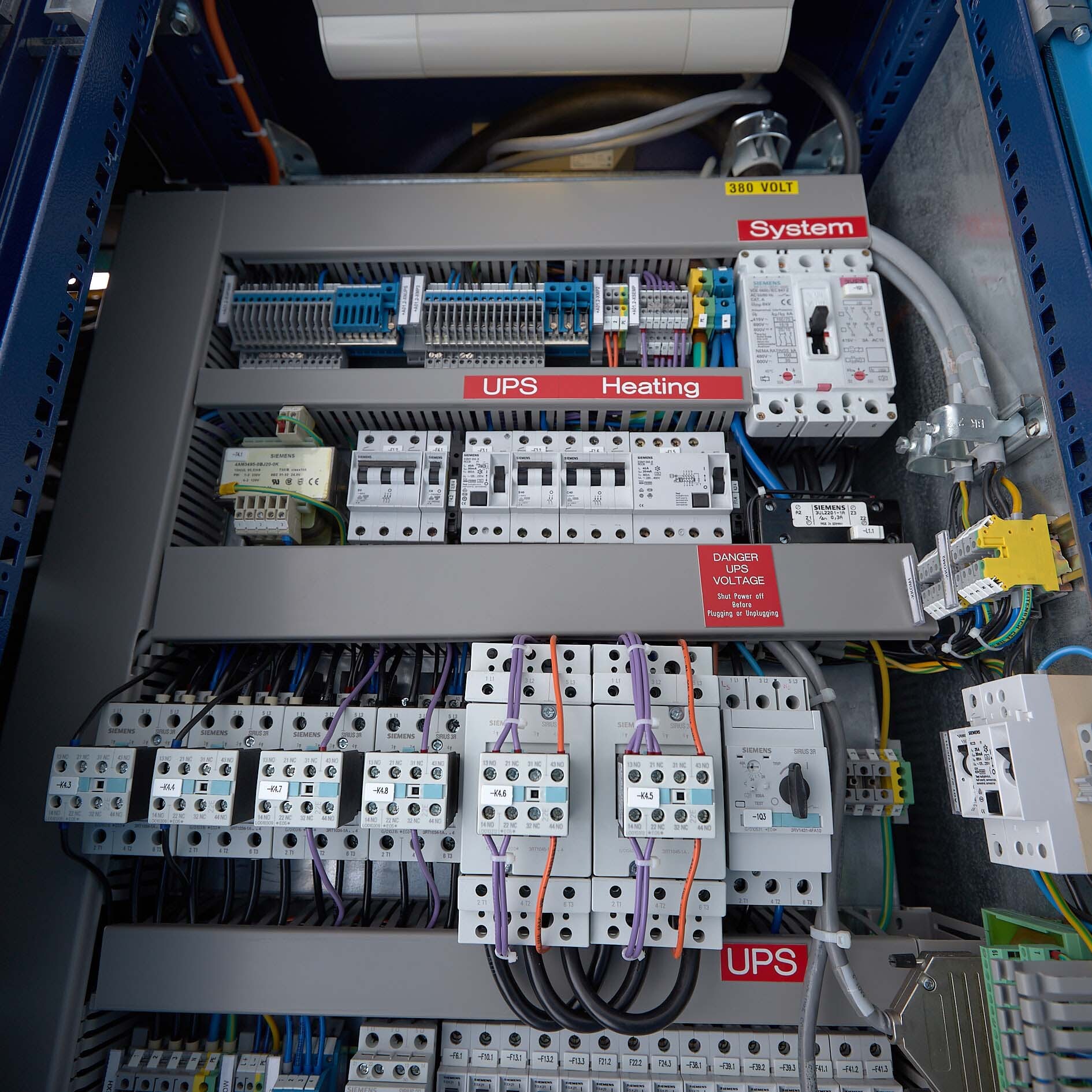 Foto Verwendet AIXTRON 2400 G3 Zum Verkauf
