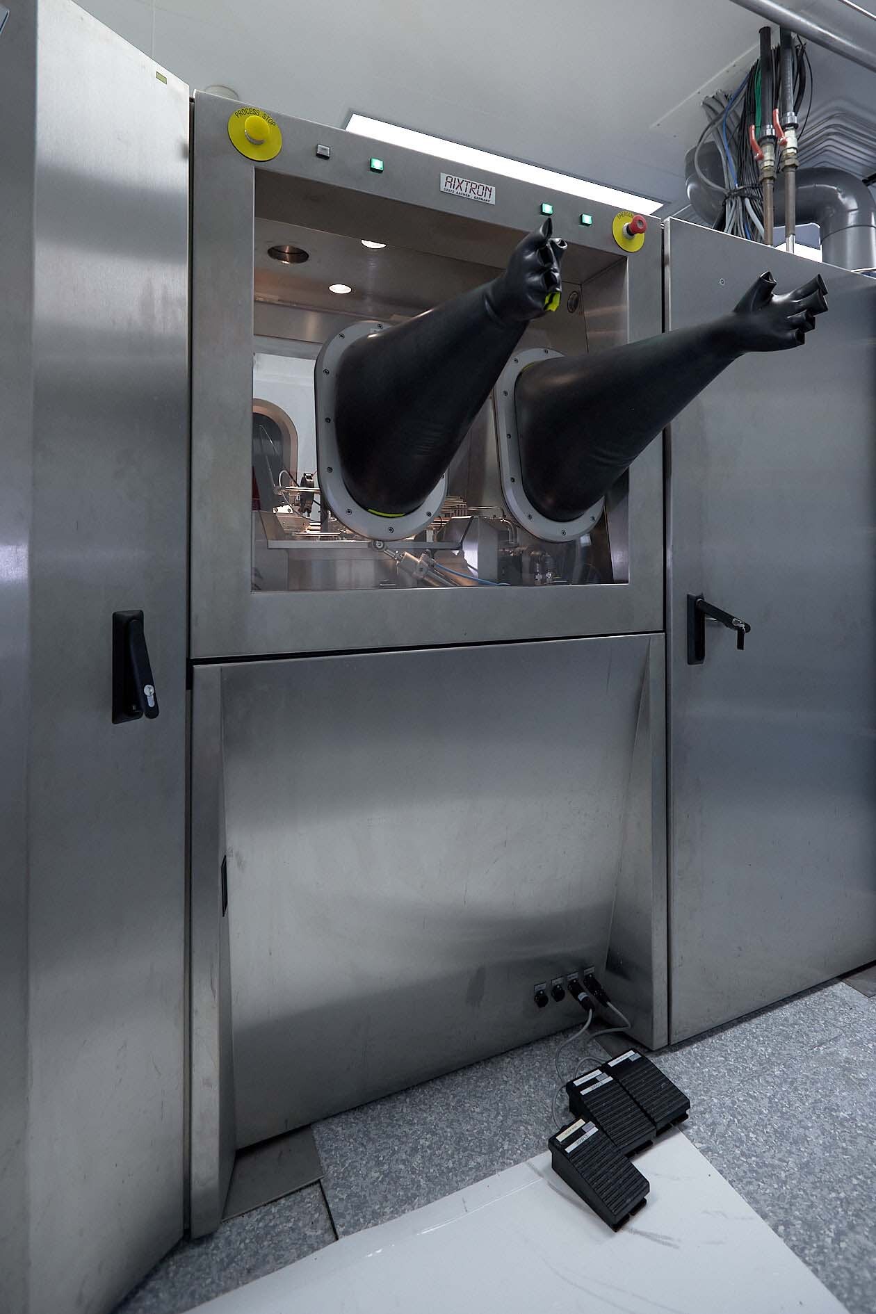 Foto Verwendet AIXTRON 2400 G3 Zum Verkauf