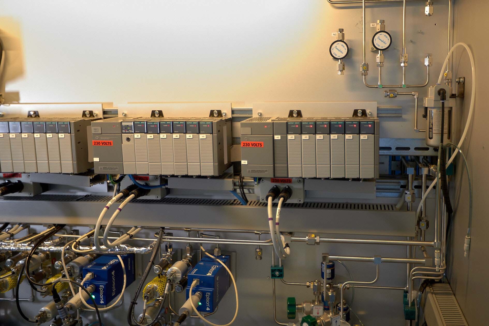 Foto Verwendet AIXTRON 2400 G3 Zum Verkauf