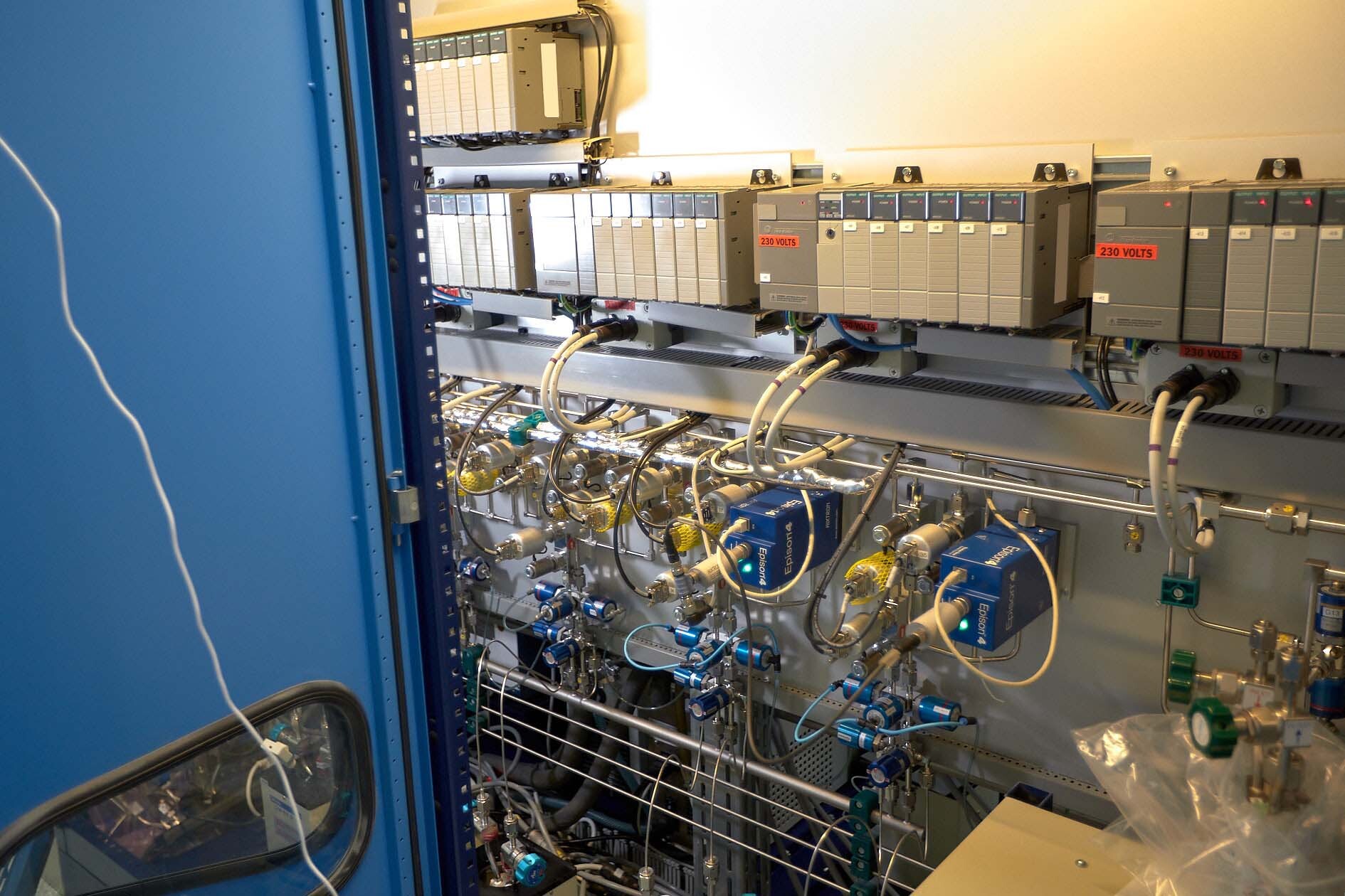 Foto Verwendet AIXTRON 2400 G3 Zum Verkauf