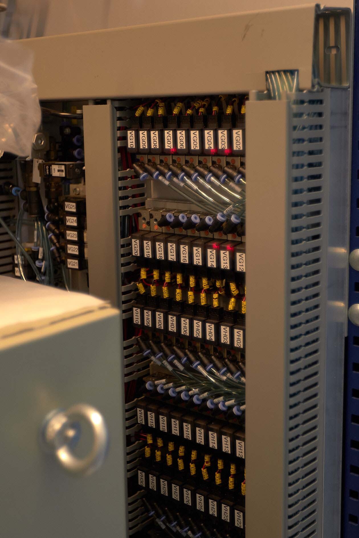 Foto Verwendet AIXTRON 2400 G3 Zum Verkauf