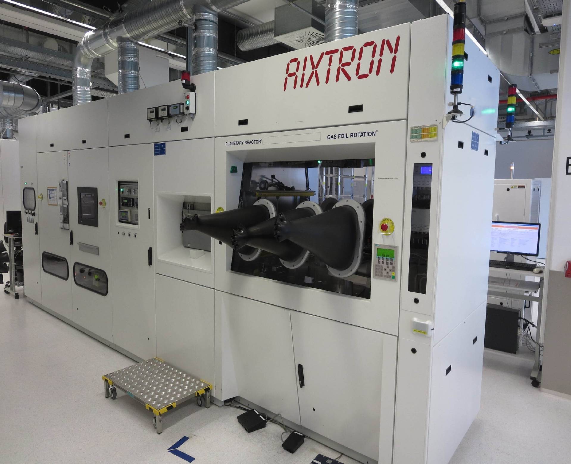 Photo Used AIXTRON AIX 2800 G4 For Sale