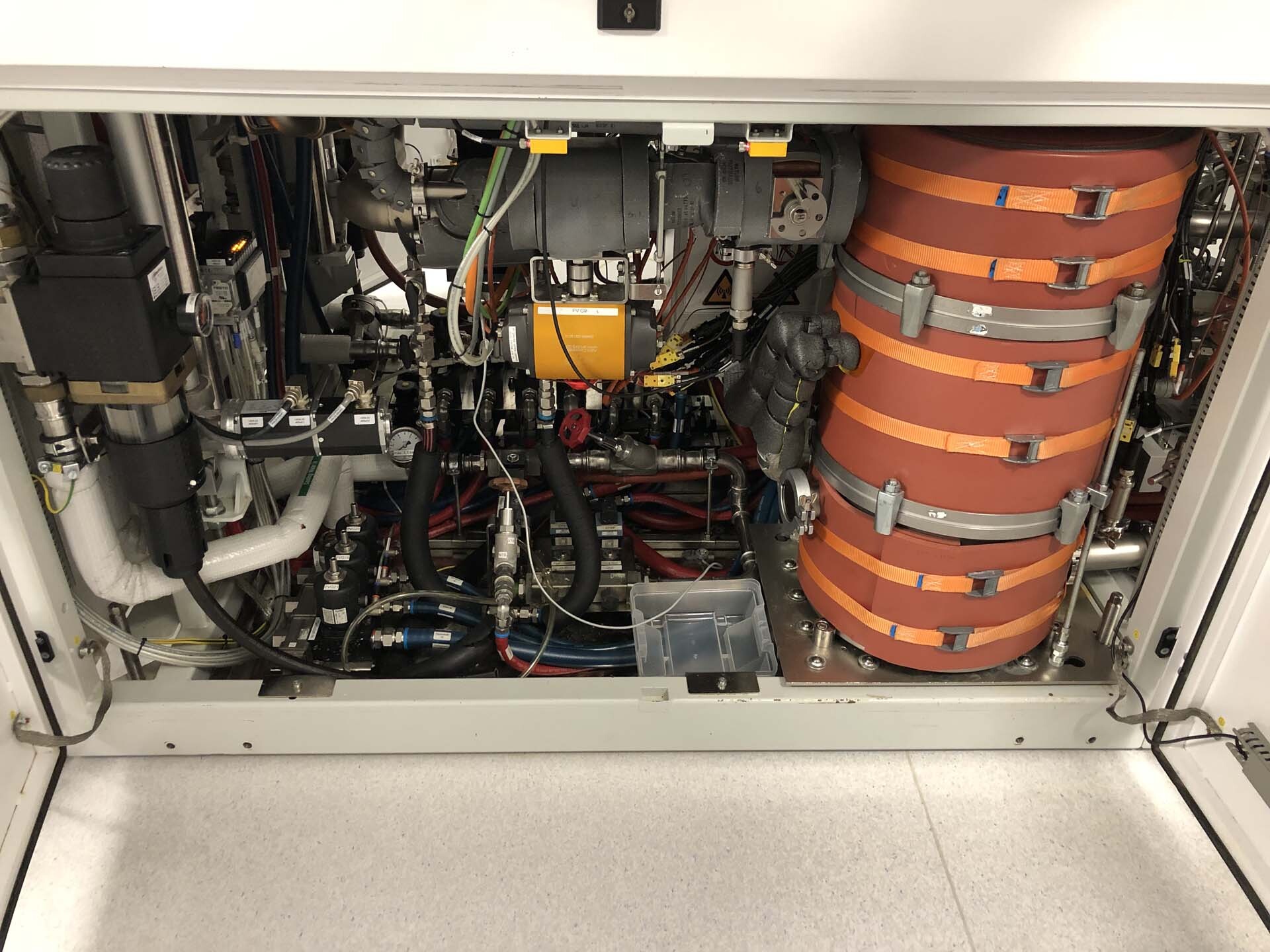 Photo Used AIXTRON AIX G5 HT For Sale