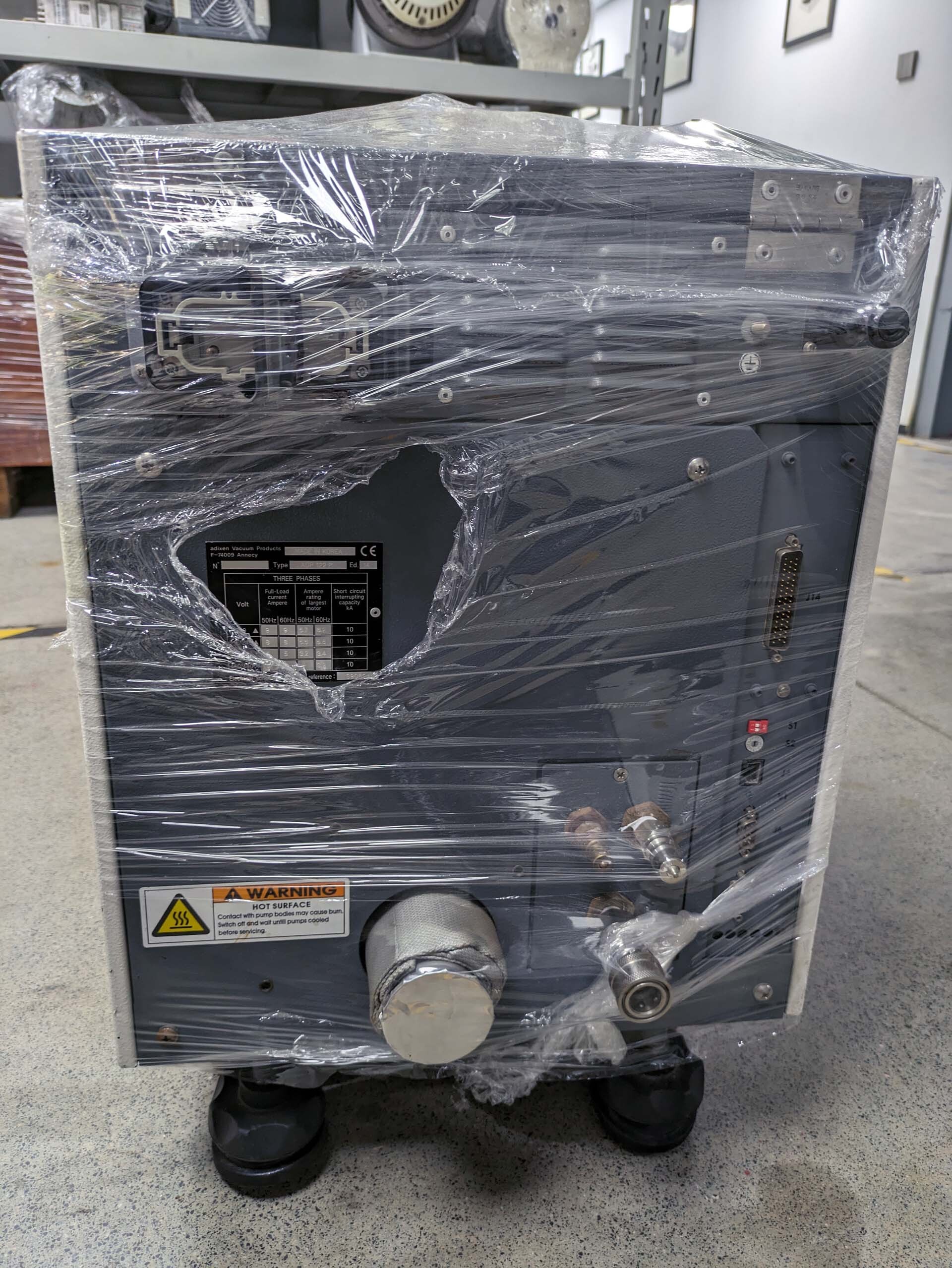 Photo Used ALCATEL / ADIXEN / PFEIFFER ADP 122P For Sale