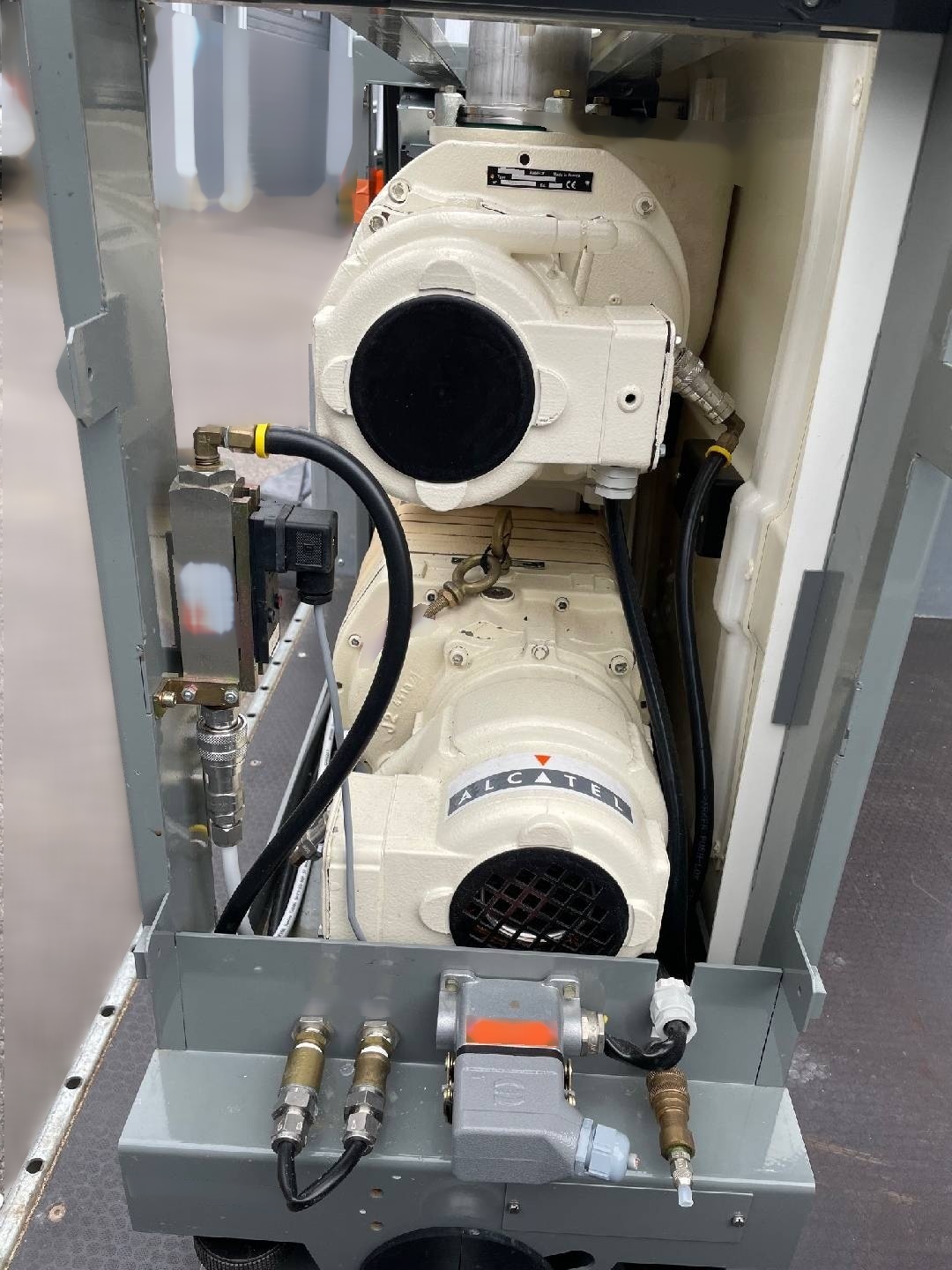 Foto Verwendet ALCATEL / ADIXEN / PFEIFFER ADP 601 Zum Verkauf