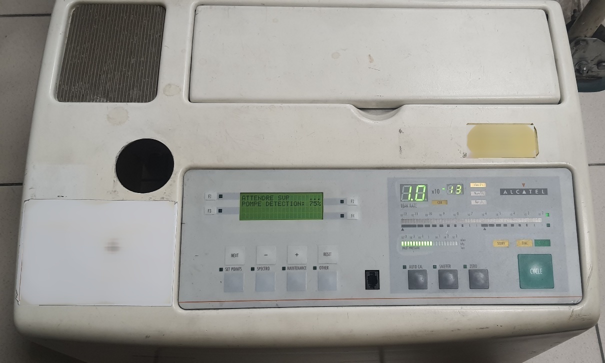 Photo Utilisé ALCATEL / ADIXEN / PFEIFFER ASM 142 À vendre