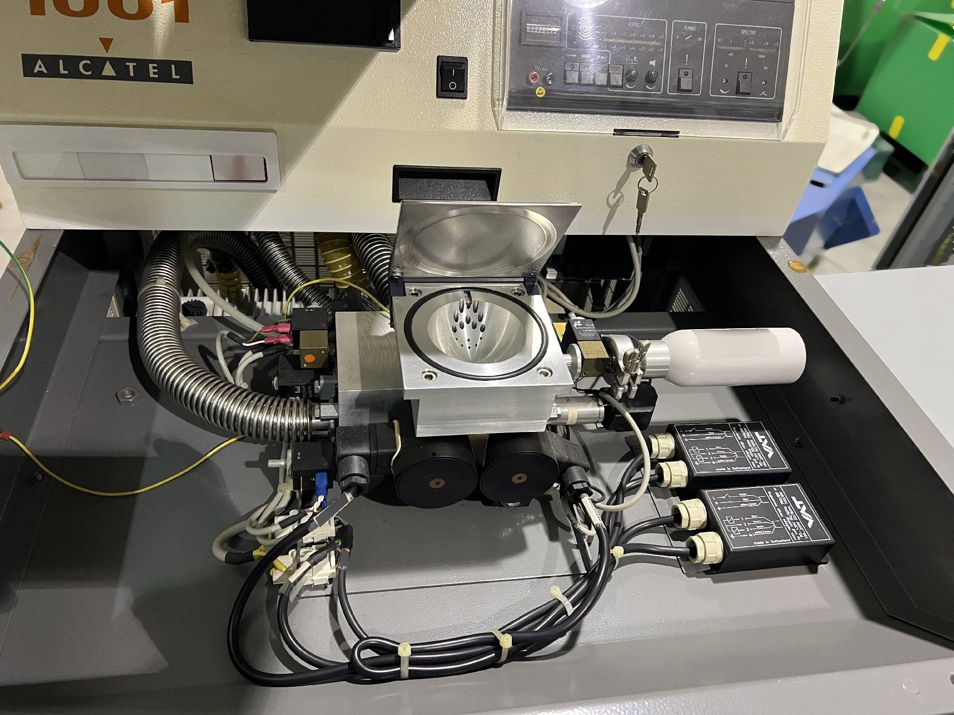 Foto Verwendet ALCATEL / ADIXEN / PFEIFFER DGC 1001 Zum Verkauf